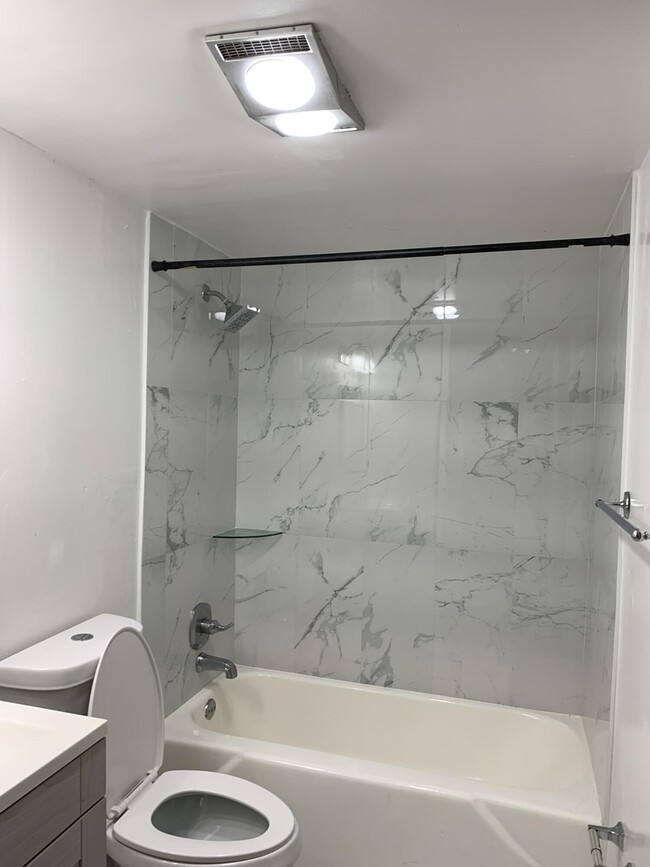 Building Photo - 100 Royal Palm Way