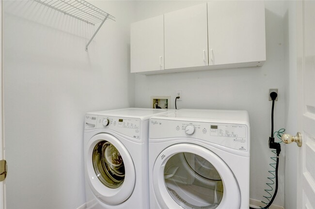 Building Photo - 35 Tranquil Glade Pl