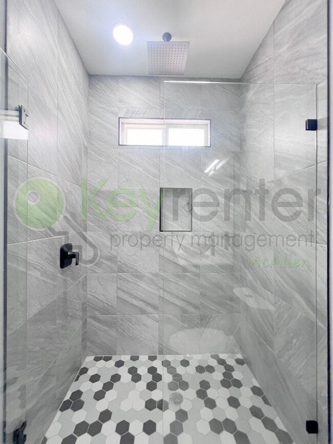 Building Photo - 1st month FREE! 3b/2bath Apartment in Edinburg-Don't Miss Out!