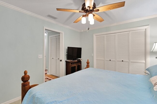 Building Photo - 830 Lake Orchid Cir