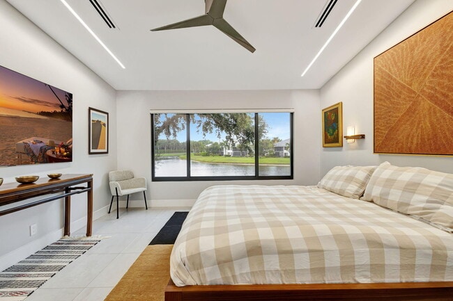 Building Photo - 7430 Victory Ln