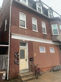 Building Photo - Top Floor, Renovated 1 Bedroom Apartment-York City SD