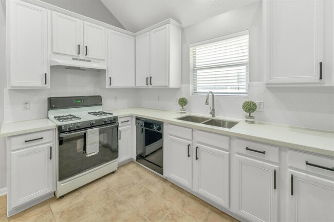 Building Photo - 2454 Colonial Springs Ln