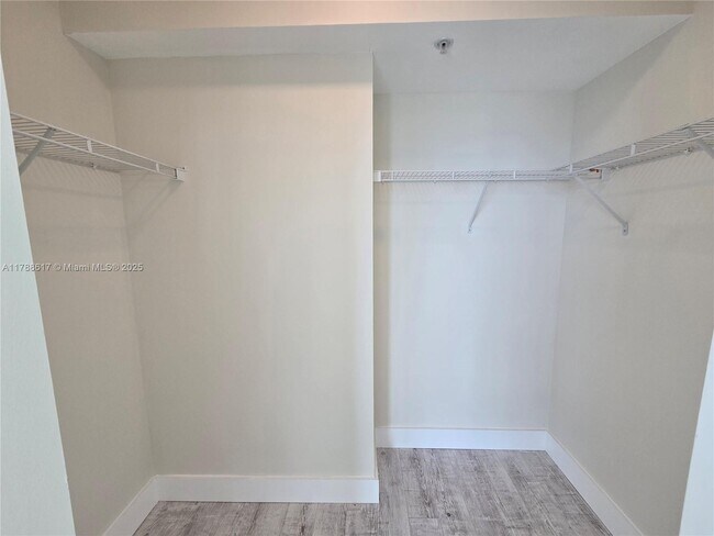 Building Photo - 335 S Biscayne Blvd