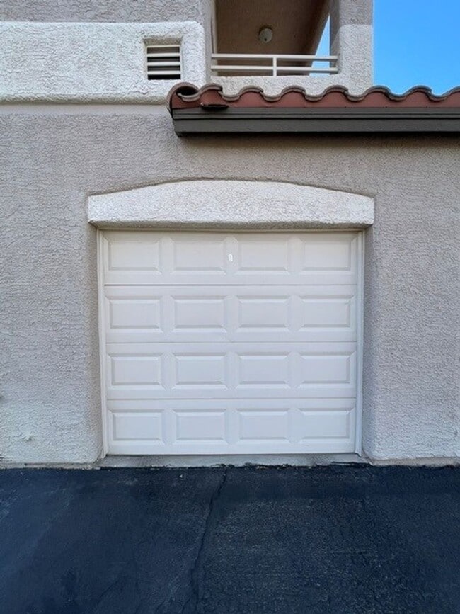 Building Photo - 75 N Valle Verde Dr