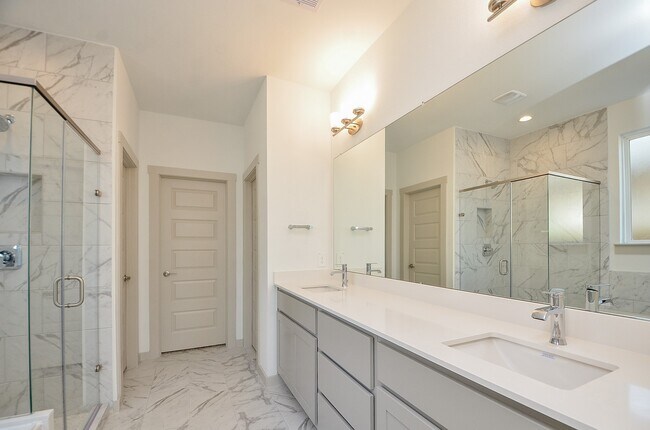 Building Photo - 29203 Pikes Peak Dr