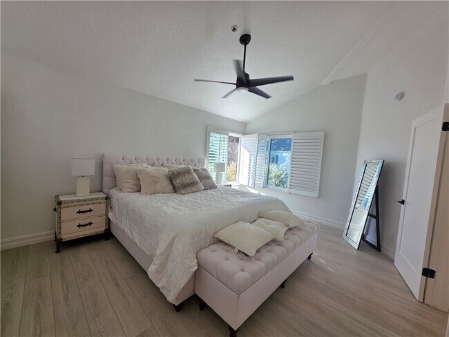 Building Photo - 240 Nice Ln