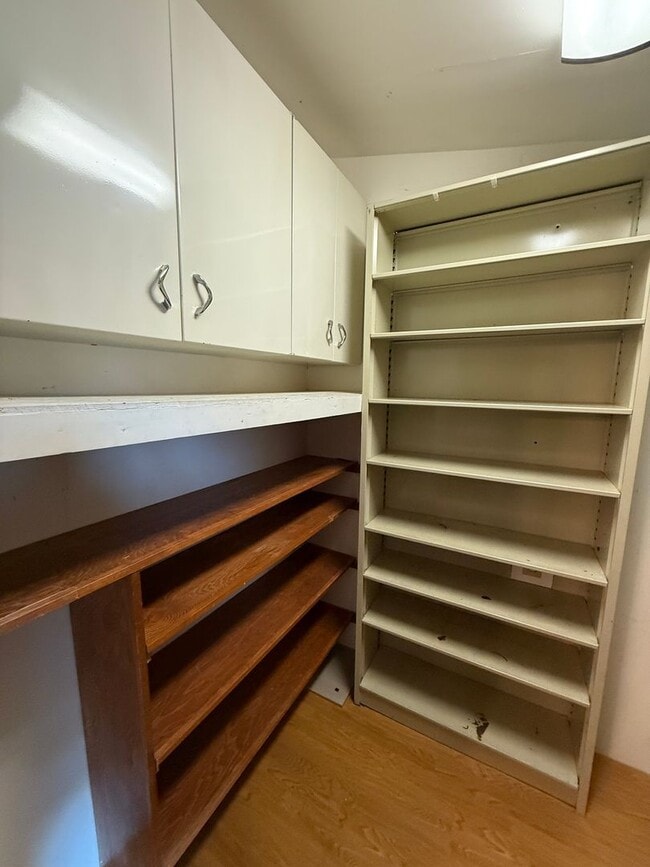 Building Photo - 3 Bedroom, 2 Bathroom House for Rent