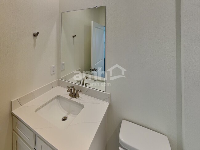 Building Photo - 5981 Sycamore Pl St