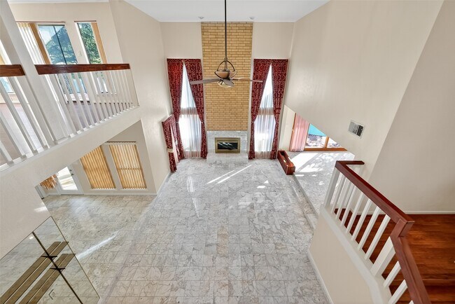 Building Photo - 1698 Creekside Dr