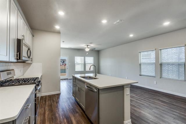 Building Photo - 4802 Hunter Hurst Dr
