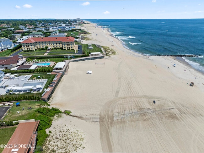 Building Photo - 1 Roseld Ave