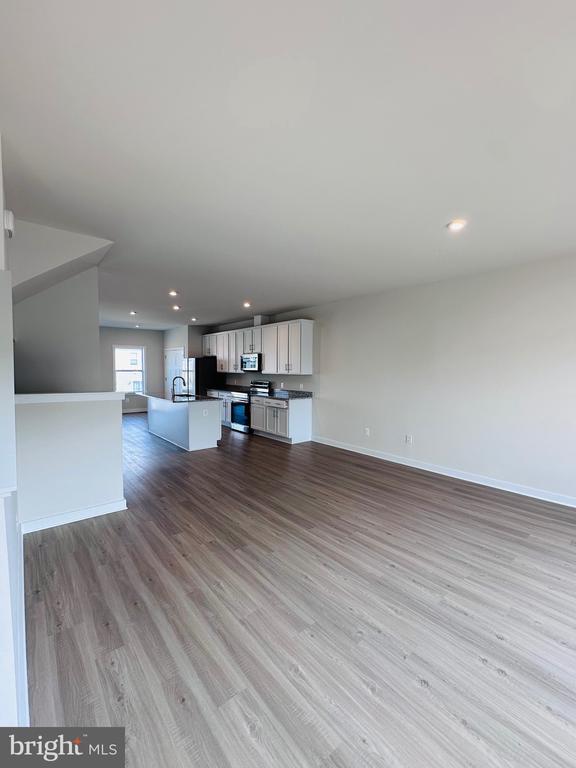 Building Photo - 61 Zander Rd