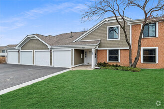 Building Photo - 401 Pinetree Ln