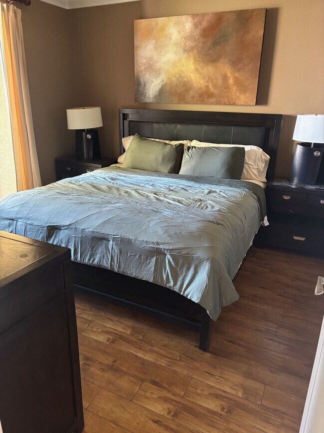 Building Photo - Meridian Furnished 2 Bd / 2 Ba Luxury Condo - Resort Style Living.