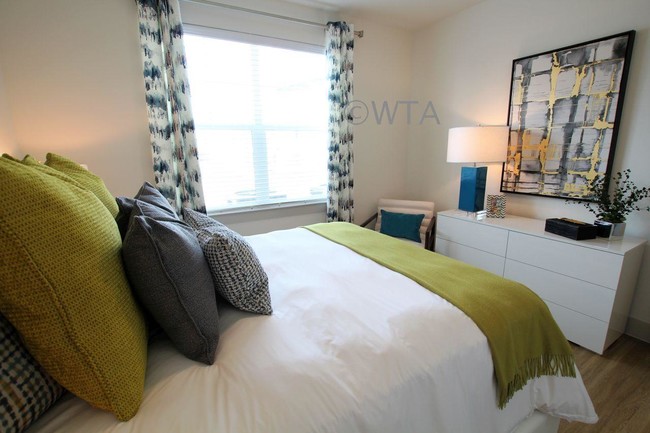 Building Photo - 1 bedroom in Austin Tx 78748