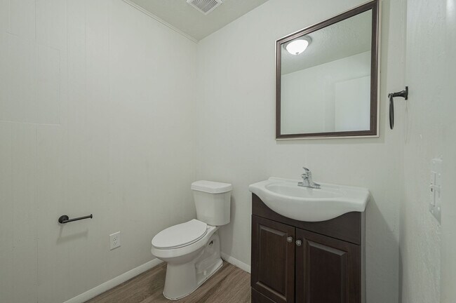 Building Photo - 5954 NW 35th St