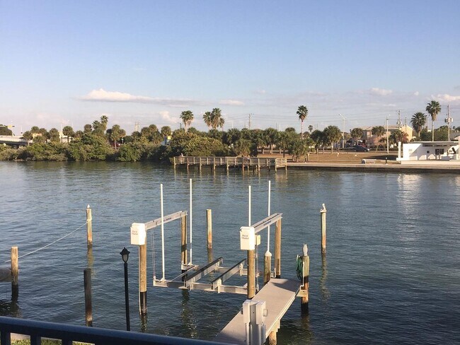 Building Photo - 345 Medallion Blvd