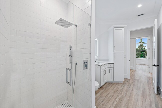 Building Photo - 18211 SE Old Trail Dr W