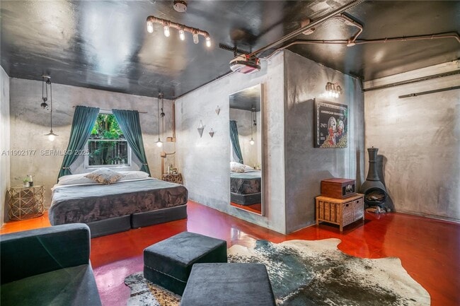 Building Photo - 14615 NE 3rd Ct