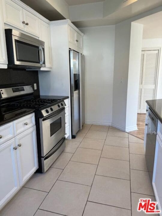 Building Photo - 320 S Willaman Dr