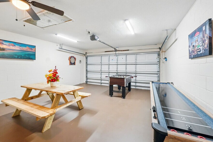 Building Photo - 15013 Margaux Dr