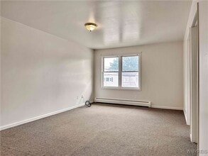 Building Photo - 20 Orchard St