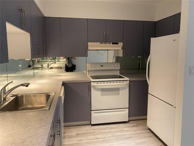 Building Photo - 1308 Drexel Ave