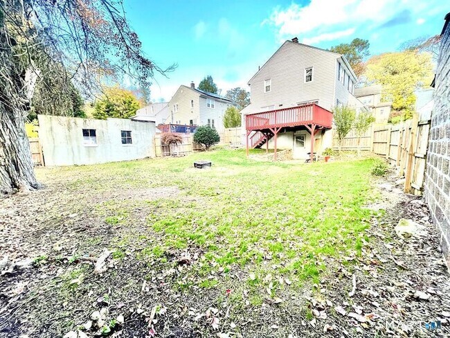 Building Photo - 55 Bronx Ave