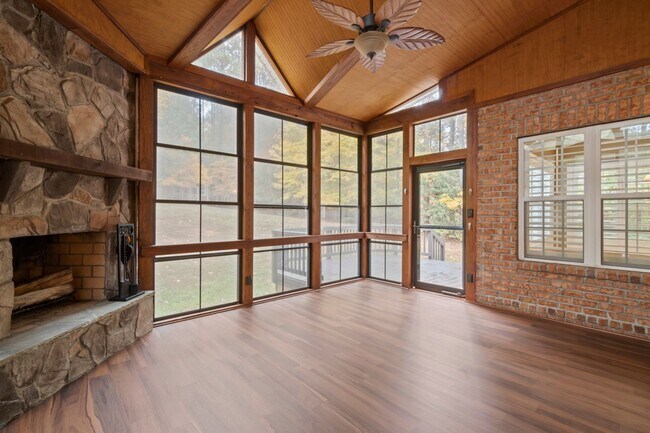 Building Photo - 137 Northington Woods Dr