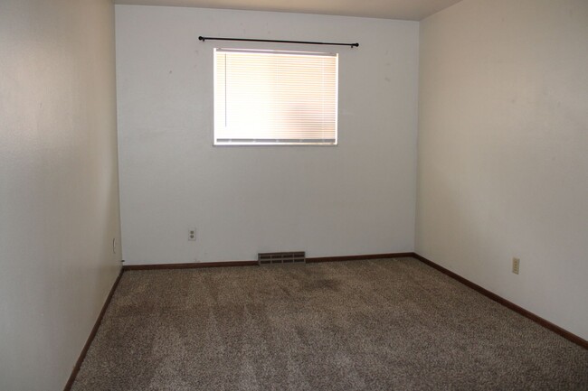 Building Photo - 1608 Larch St