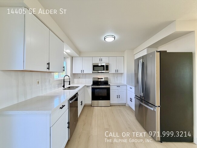 Building Photo - 14405 SE Alder St