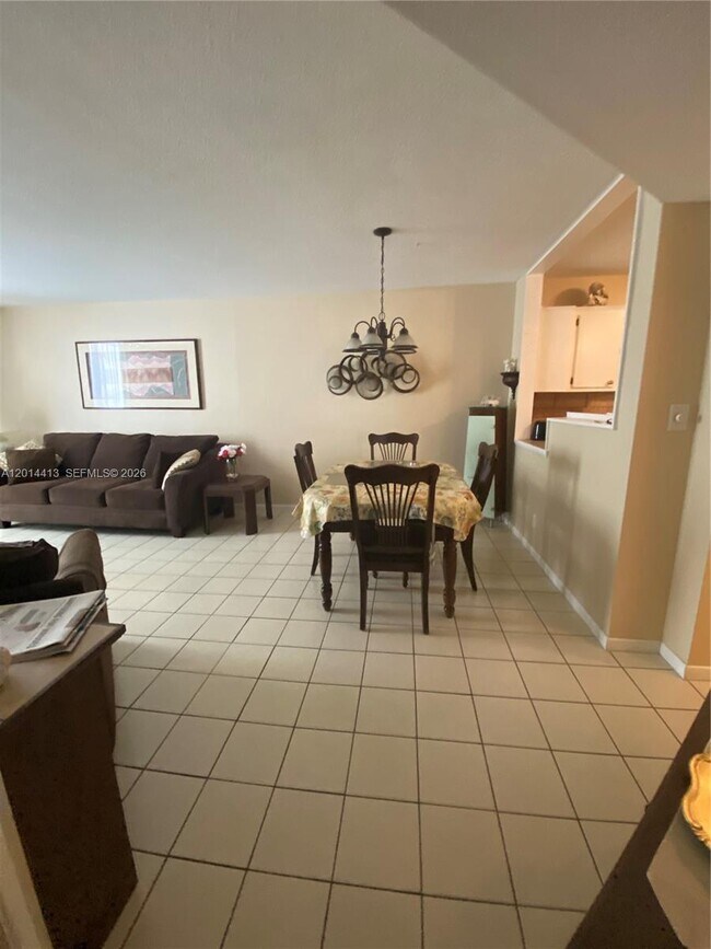 Building Photo - 1817 S Ocean Dr
