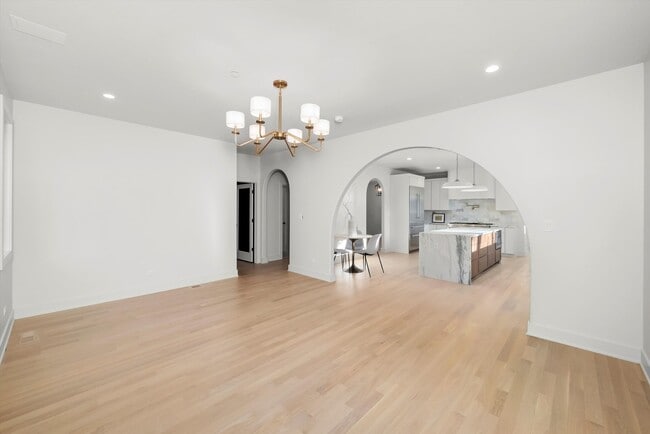 Building Photo - 1037 Belleforte Ave