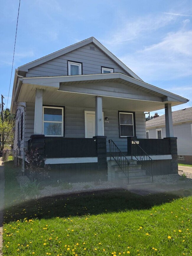 Building Photo - 3027 Fortune Ave