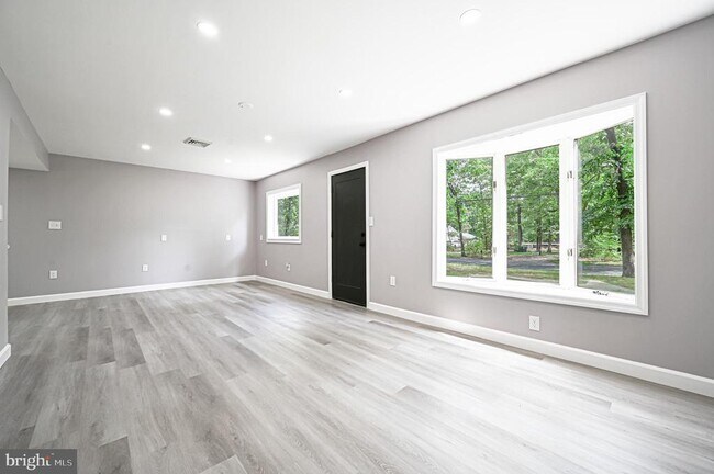 Building Photo - 2722 Sunset Ave