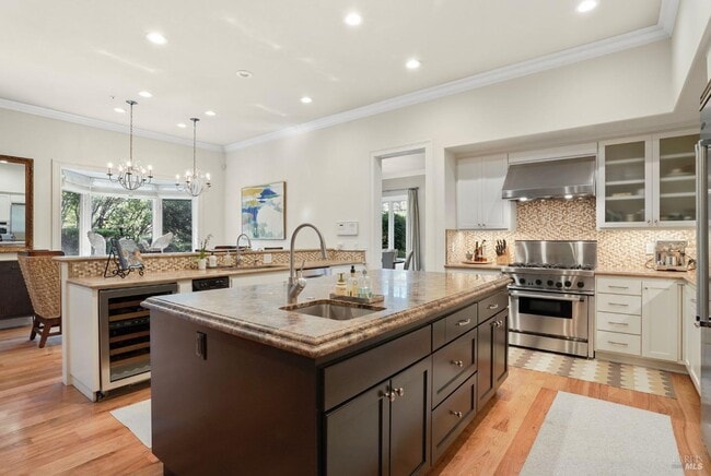 Building Photo - 10 Idlewood Rd