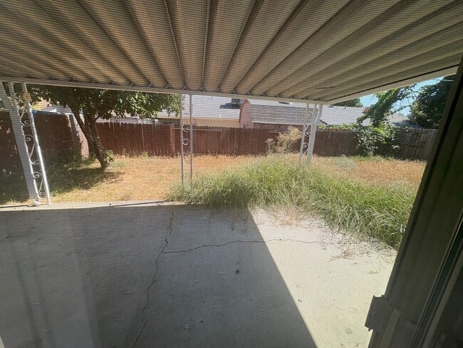 Building Photo - Remodeled 3bed/2bathroom home in West Sac