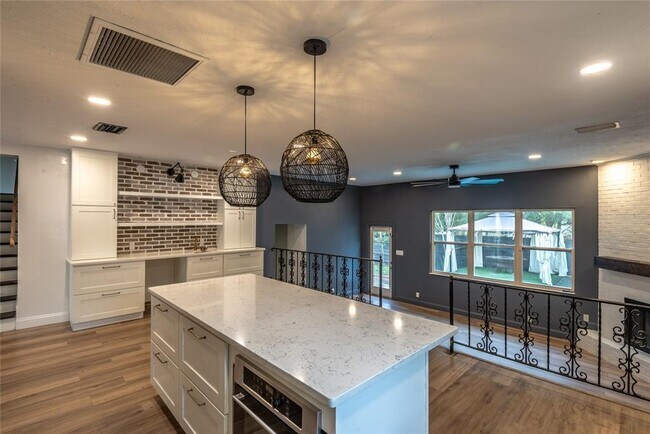 Building Photo - 518 Crestover Dr