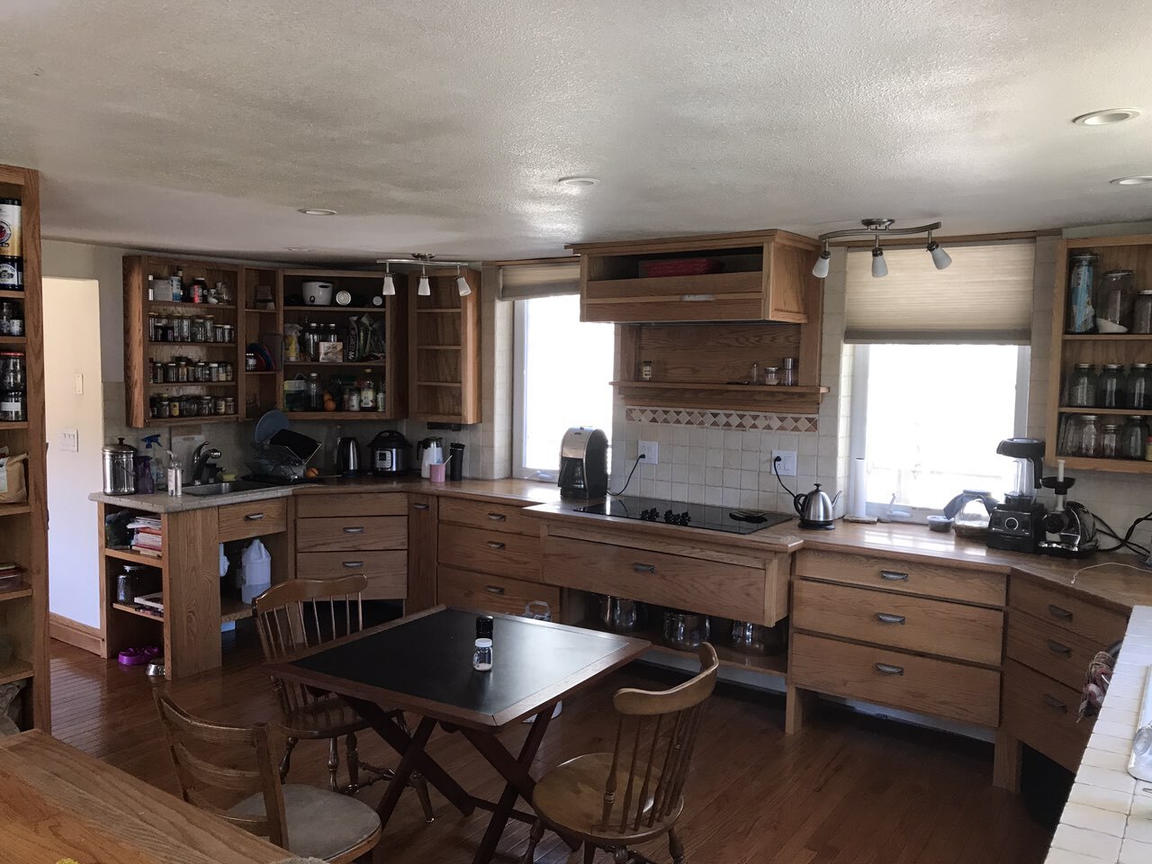 Kitchen - 215 Amherst St