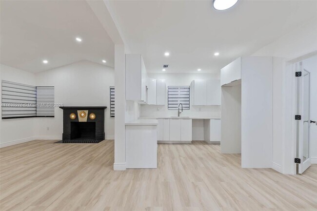 Building Photo - 583 NW 47th Terrace