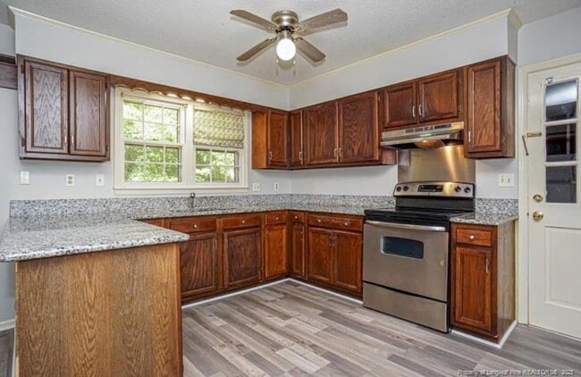 Building Photo - 5765 Dobson Dr