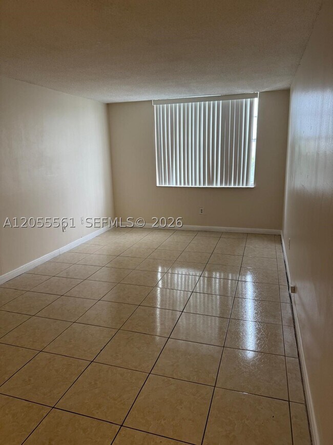 Building Photo - 498 NW 165th St