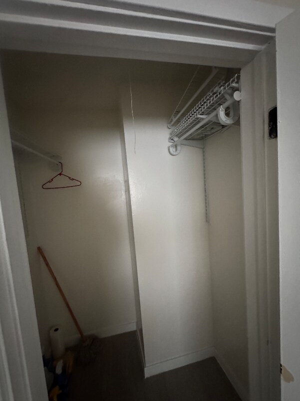 Building Photo - 1193 N Ardmore Ave