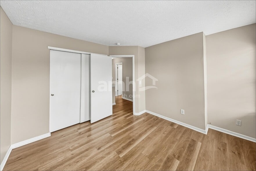Building Photo - 492 Candleglow Rd