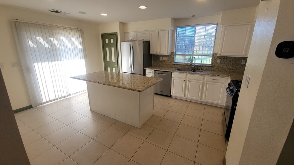 Building Photo - 1537 Hermocilla Way