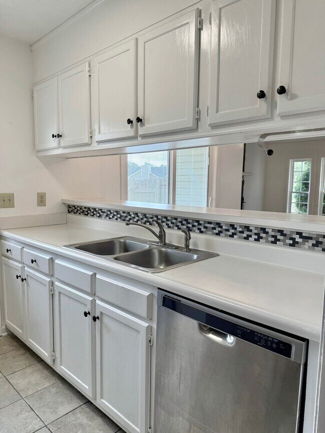 Building Photo - Rent now, buy later