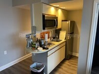 Building Photo - 60 Strawberry Hill Ave