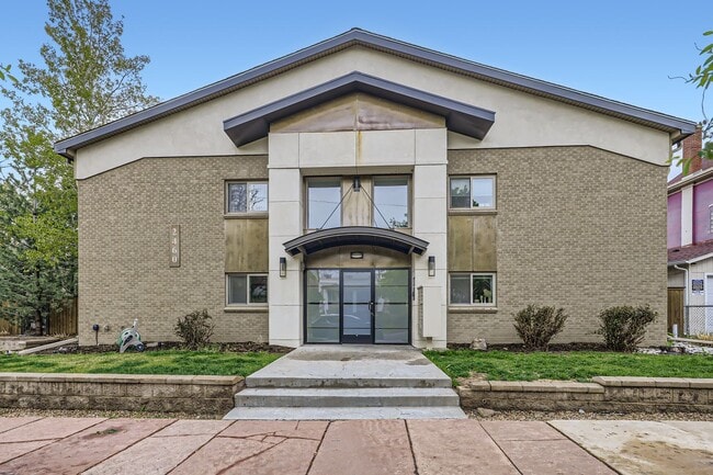 Primary Photo - 2460 W Caithness Pl