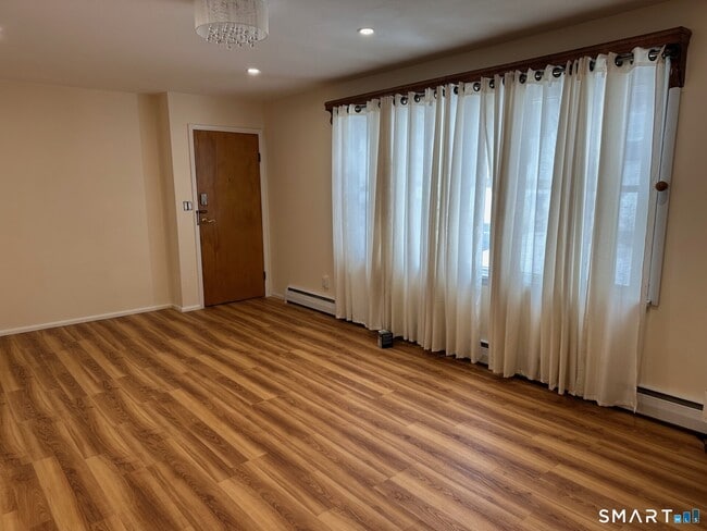 Building Photo - 287 East St